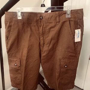 Men cargo shorts. NWT
